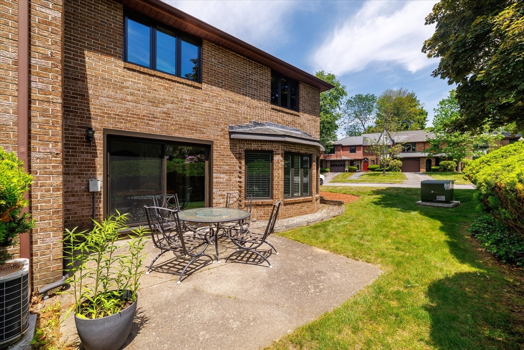 11 Cobblestone Lane, Unit 11 Worcester, MA 01606 - Photo 5 of 42