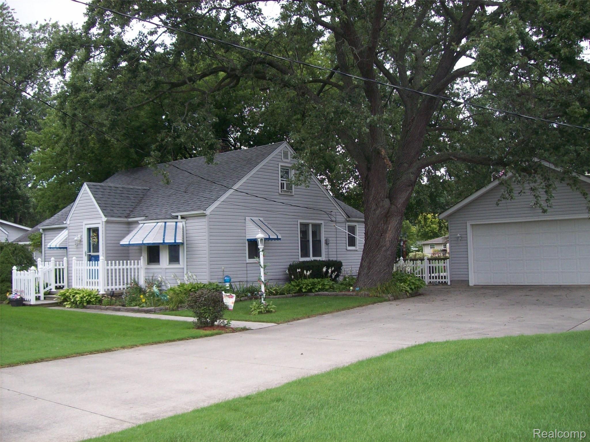 Michigan Rd 002.JPG