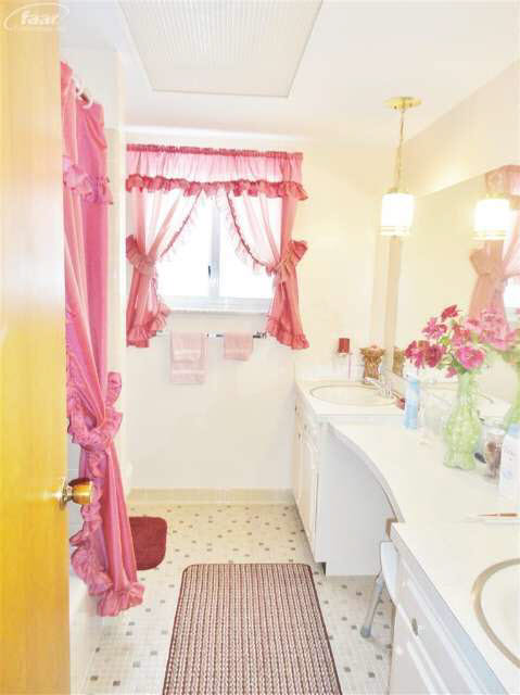 5393 East Potter Road Flint, MI 48506 - Photo 14 of 27 20390245-14.JPG