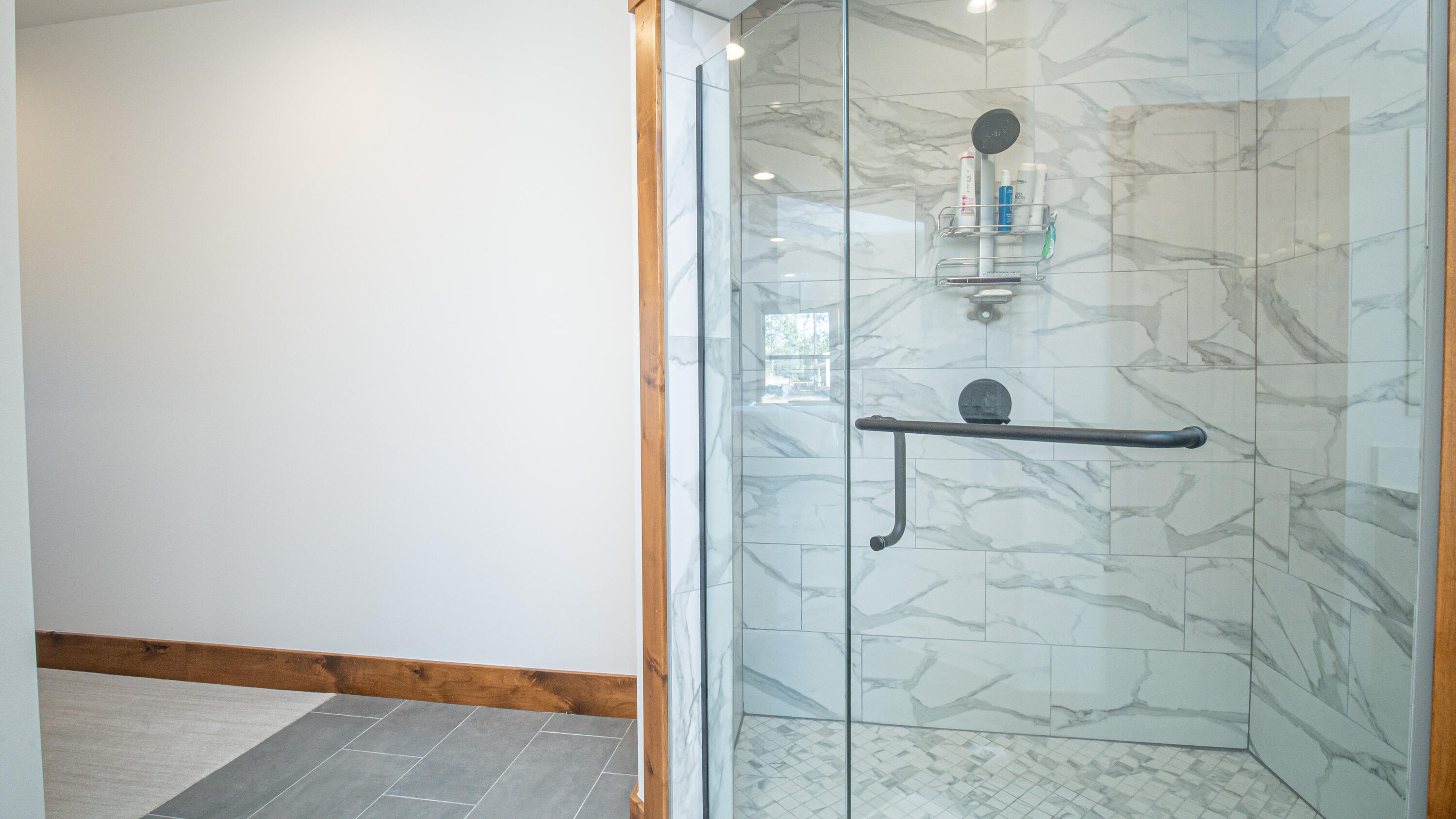 17201 Bakersfield Road Bend, OR 97707 - Photo 21 of 57 Large tile shower