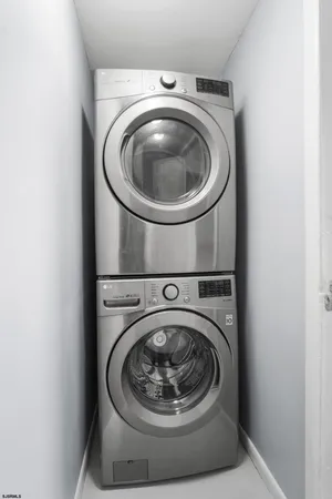 a close up view of a washer and dryer