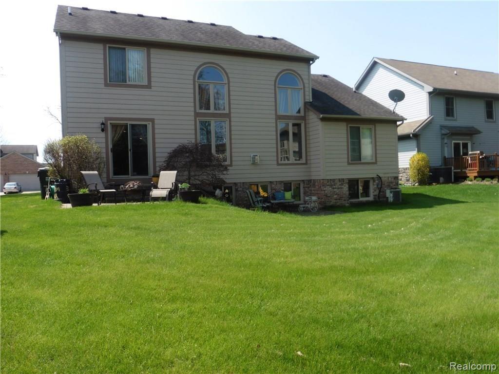 2522 Brilliance Rochester, MI 48309 - Photo 21 of 25 P1010777.JPG