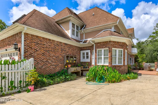 $1,350,000 | 450 Berry Lane Southwest, Supply, NC 28462