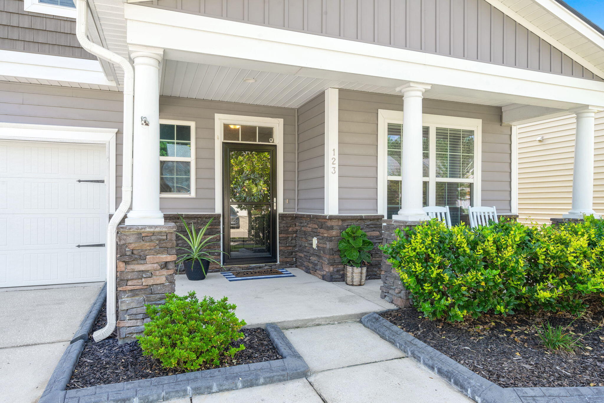 123 Royal Star Road Summerville, SC 29486 - Photo 4 of 56 4