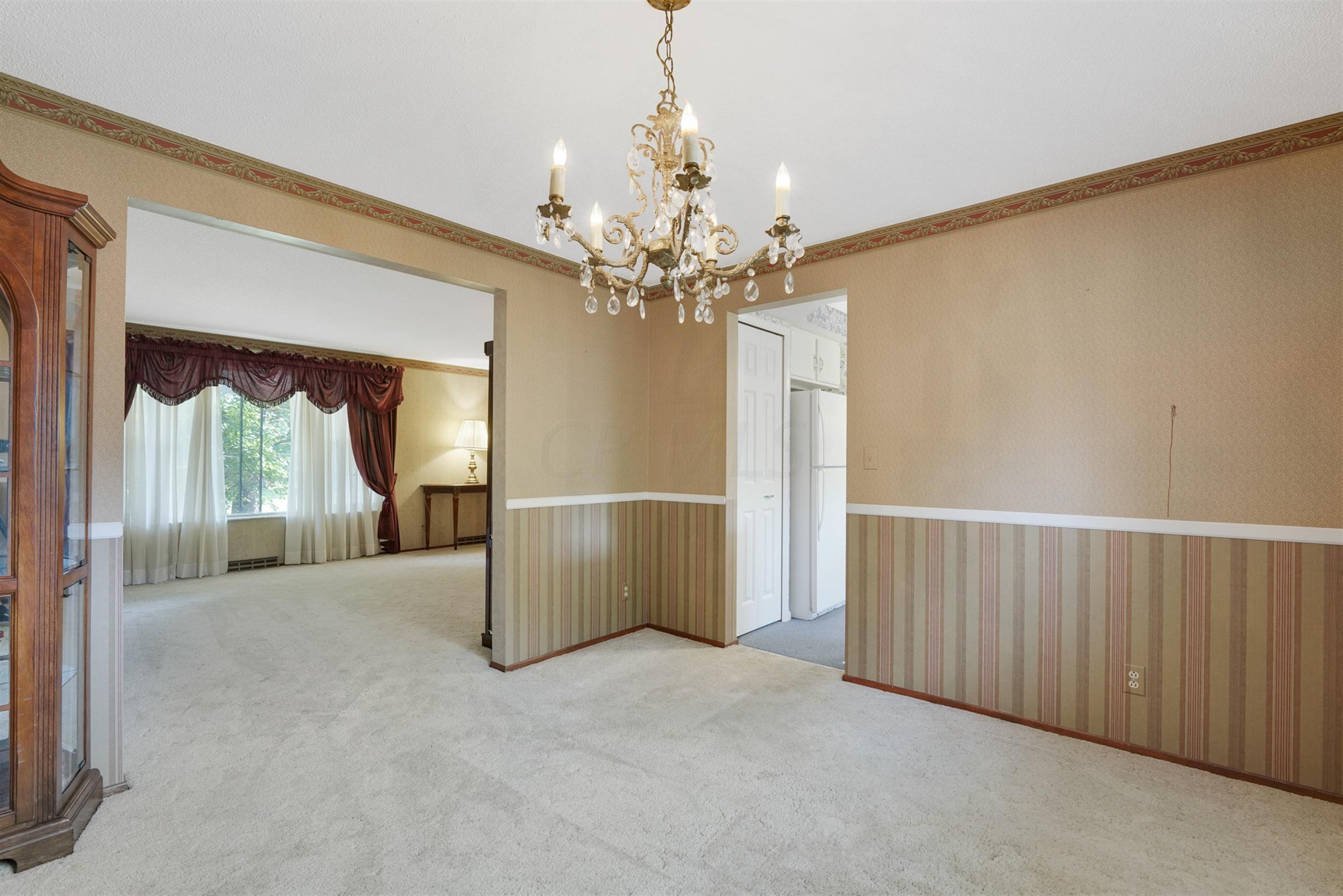 2147 Balmoral Road Columbus, OH 43229 - Photo 10 of 31 Gallery Image 10