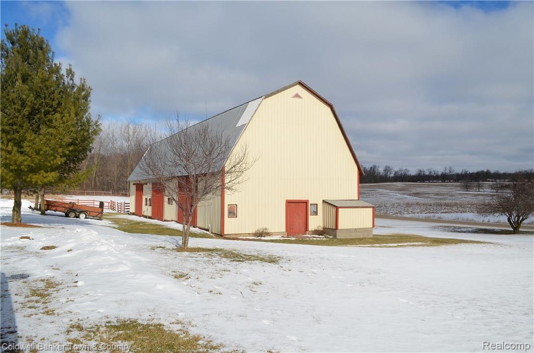 5979 Bordman Road Dryden, MI 48428 - Photo 40 of 47 Barn2.jpg