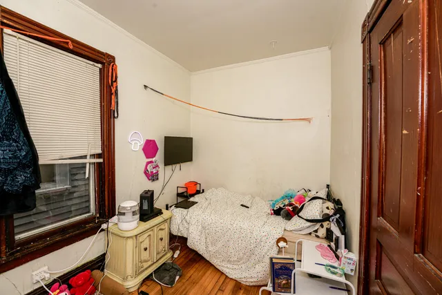 $399,900 | 1825 North Astor Street, Milwaukee, WI 53202