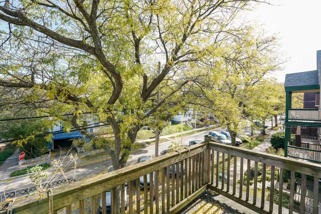 $399,900 | 1825 North Astor Street, Milwaukee, WI 53202