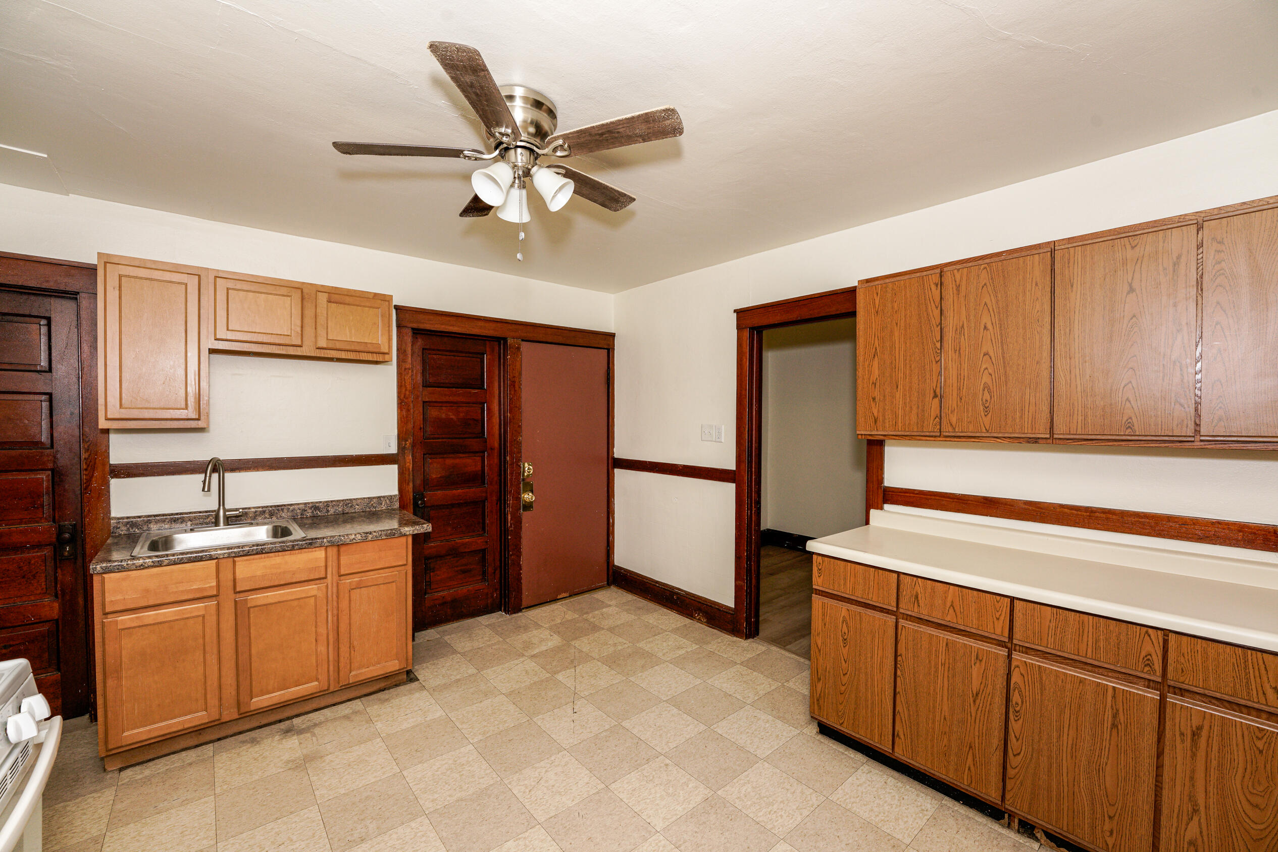 1825 North Astor Street Milwaukee, WI 53202 - Photo 22 of 41 Photo (45)