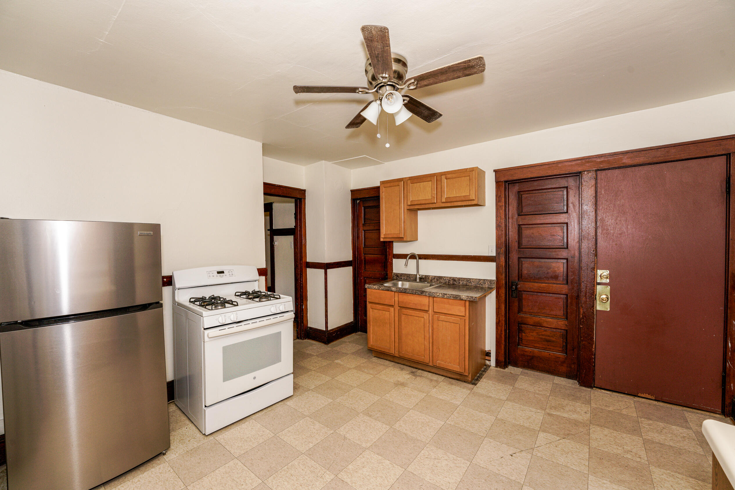 1825 North Astor Street Milwaukee, WI 53202 - Photo 23 of 41 Photo (46)