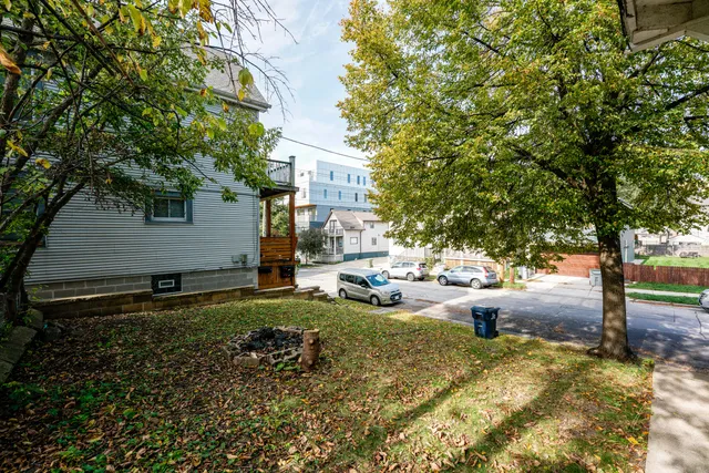 $399,900 | 1825 North Astor Street, Milwaukee, WI 53202