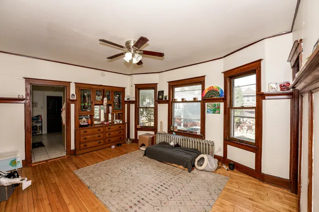 $399,900 | 1825 North Astor Street, Milwaukee, WI 53202