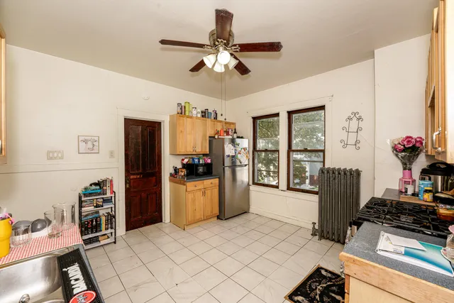 $399,900 | 1825 North Astor Street, Milwaukee, WI 53202