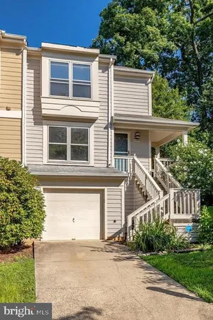 $3,200 | 1645 Oak Spring Way, Reston, VA 20190