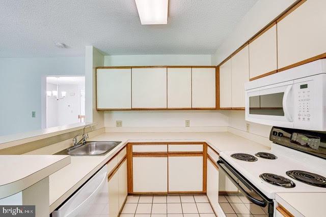 1645 Oak Spring Way Reston, VA 20190 - Photo 19 of 54