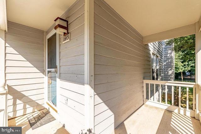 1645 Oak Spring Way Reston, VA 20190 - Photo 4 of 54