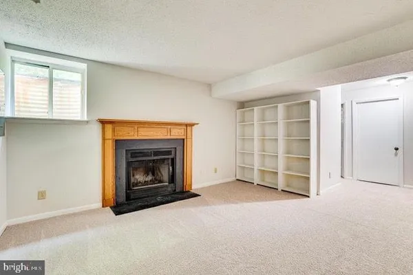 $3,200 | 1645 Oak Spring Way, Reston, VA 20190