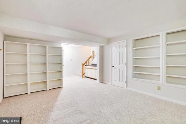 $3,200 | 1645 Oak Spring Way, Reston, VA 20190