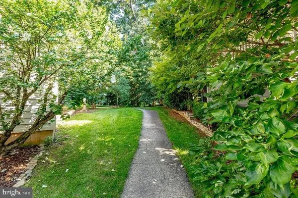 $3,200 | 1645 Oak Spring Way, Reston, VA 20190