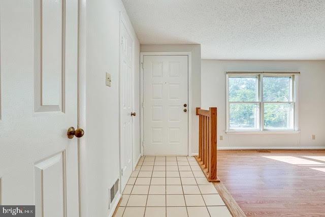 1645 Oak Spring Way Reston, VA 20190 - Photo 6 of 54