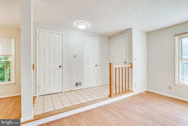 1645 Oak Spring Way Reston, VA 20190 - Photo 7 of 54