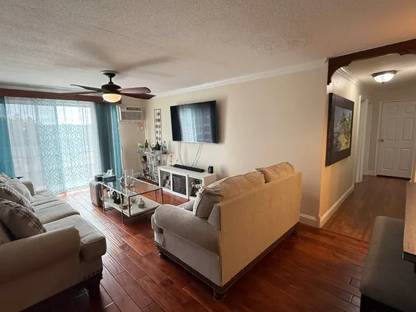 $299,999 | 5 Silvestri Circle, Unit 20, Derry, NH 03038