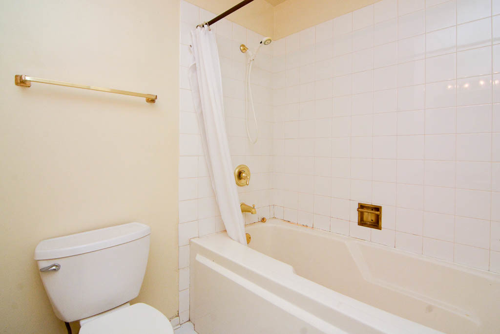 375 West Erie Street, Unit 321 Chicago, IL 60654 - Photo 17 of 19
