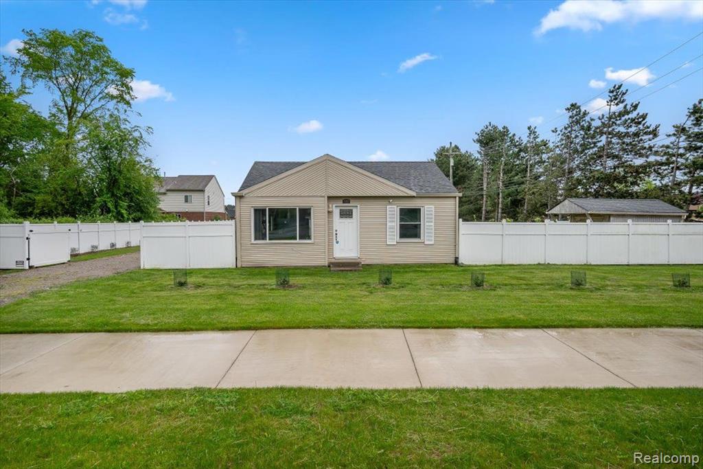 520 East Auburn Road Rochester Hills, MI 48307 - Photo 1 of 1