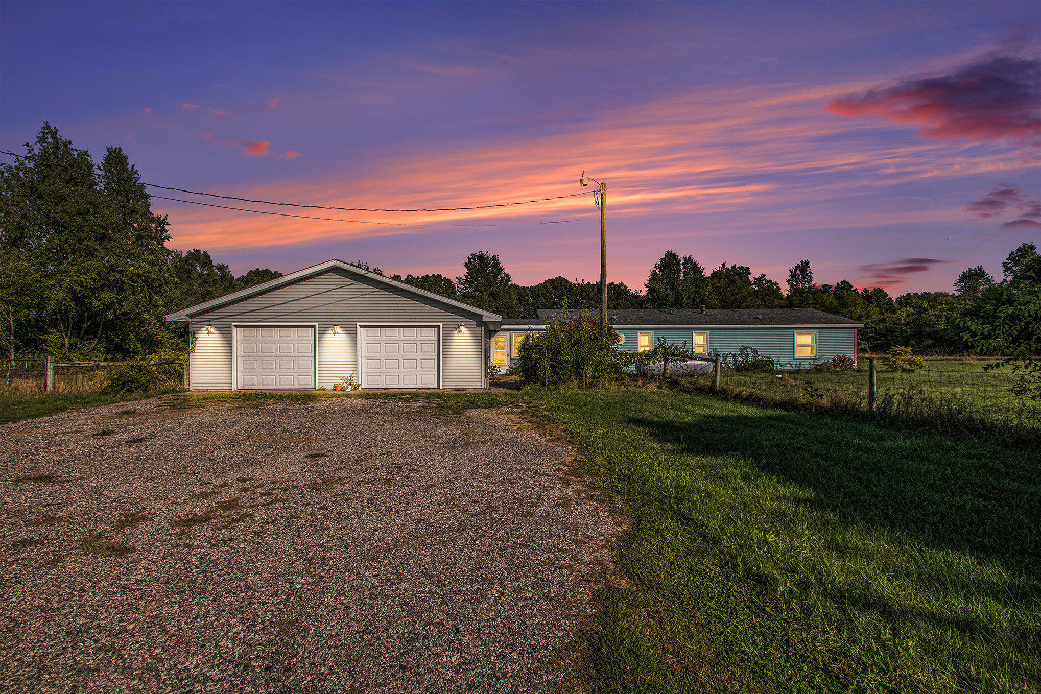 70325 Martin Road Edwardsburg, MI 49112 - Photo 3 of 27 001_img_6838-twilight_86