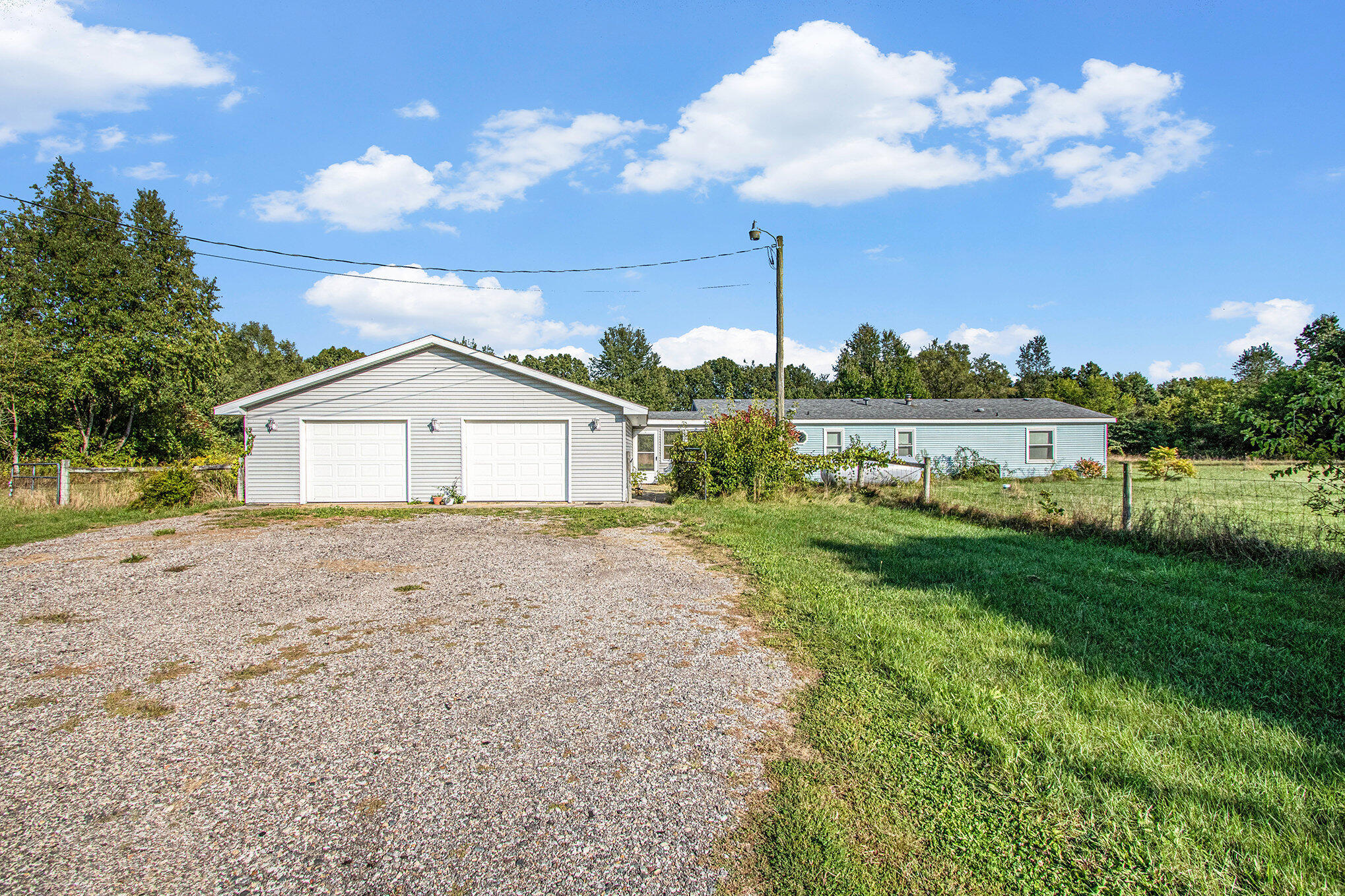 70325 Martin Road Edwardsburg, MI 49112 - Photo 4 of 27 002_img_6838_316