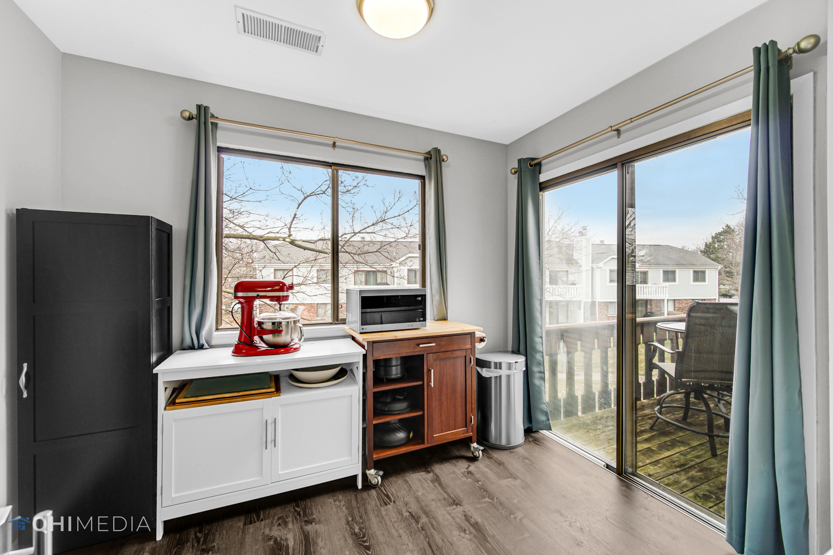 226 Scarsdale Court, Unit D2 Schaumburg, IL 60193 - Photo 9 of 18