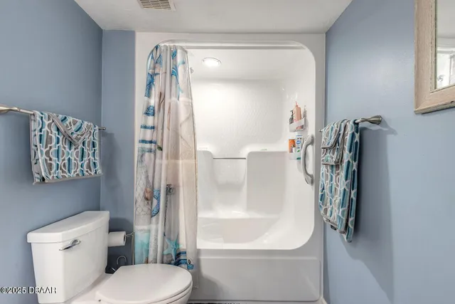 $2,100 | 3023 South Atlantic Avenue, Unit 301, Daytona Beach Shores, FL 32118