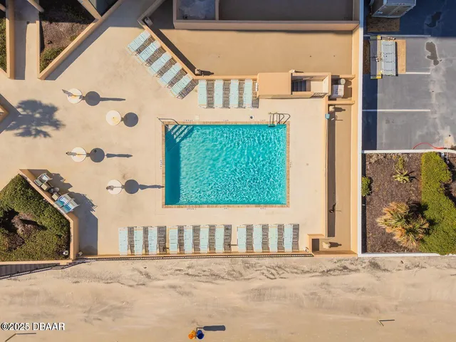 $2,100 | 3023 South Atlantic Avenue, Unit 301, Daytona Beach Shores, FL 32118