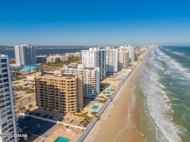 $2,100 | 3023 South Atlantic Avenue, Unit 301, Daytona Beach Shores, FL 32118