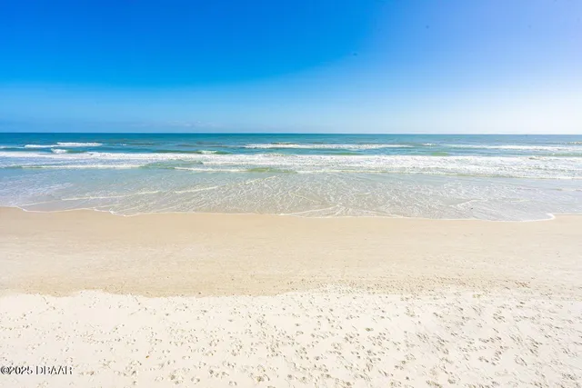 $2,100 | 3023 South Atlantic Avenue, Unit 301, Daytona Beach Shores, FL 32118