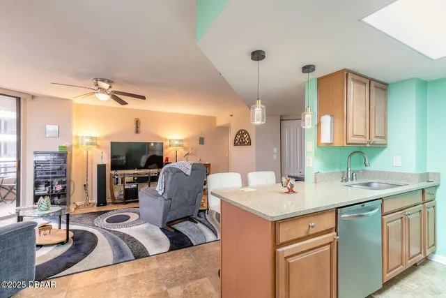 $2,100 | 3023 South Atlantic Avenue, Unit 301, Daytona Beach Shores, FL 32118