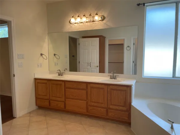 $2,200 | 120 Brazos Drive, Georgetown, TX 78628