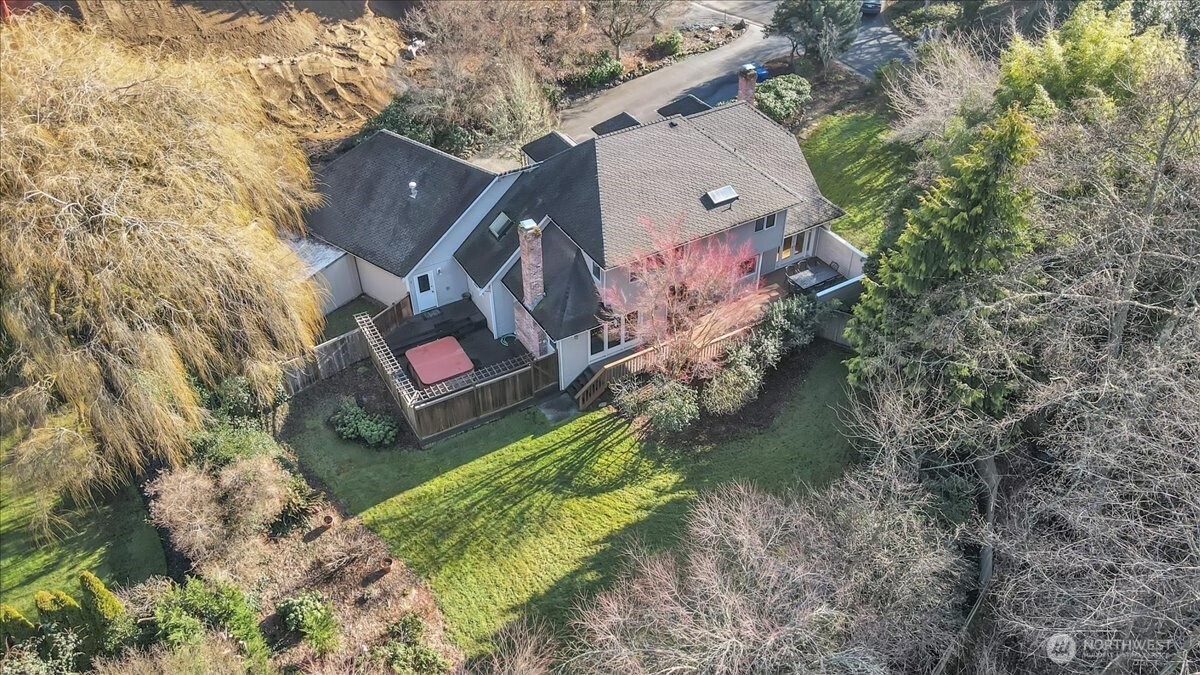 7929 Cyrus Place Edmonds, WA 98026 - Photo 33 of 34 an aerial view of a house with a yard