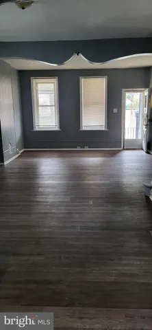 a view of empty room with window