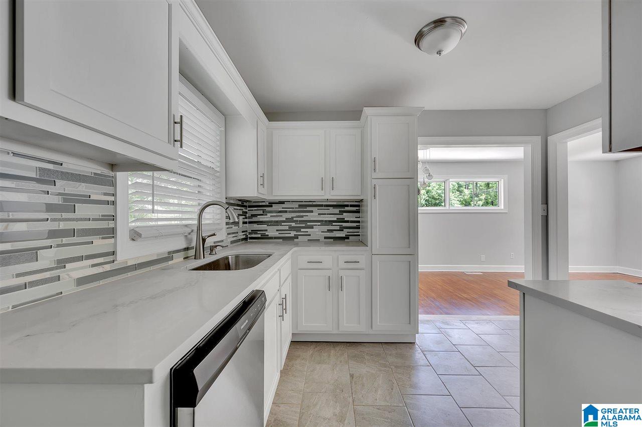 948 Oak Grove Road Birmingham, AL 35209 - Photo 14 of 29