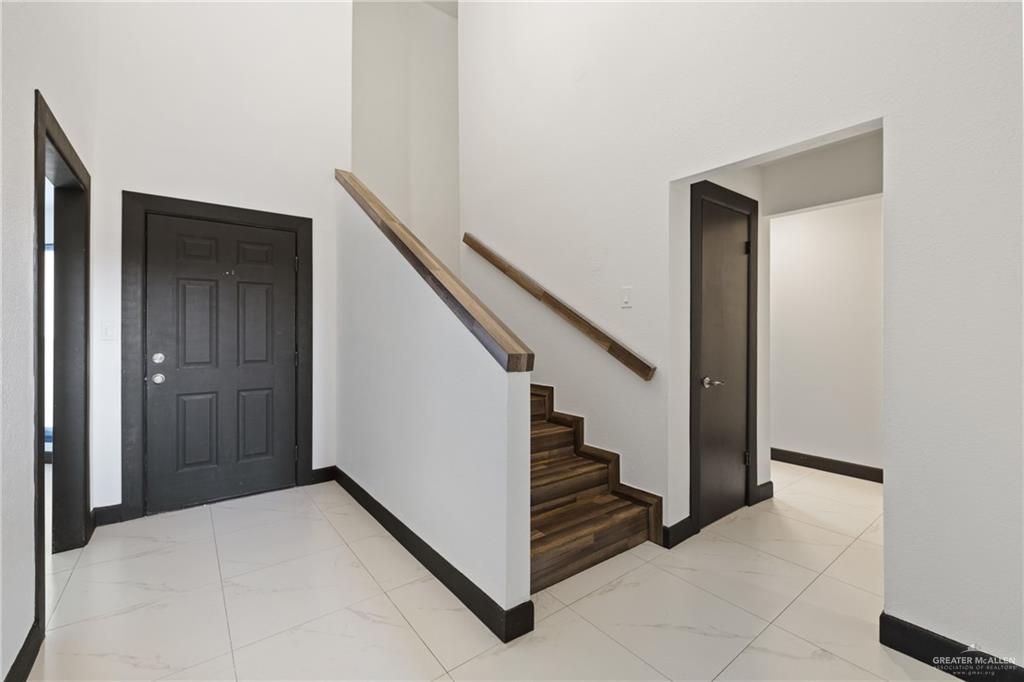 2018 Sabinal Street Mission, TX 78572 - Photo 2 of 20 a view of entryway