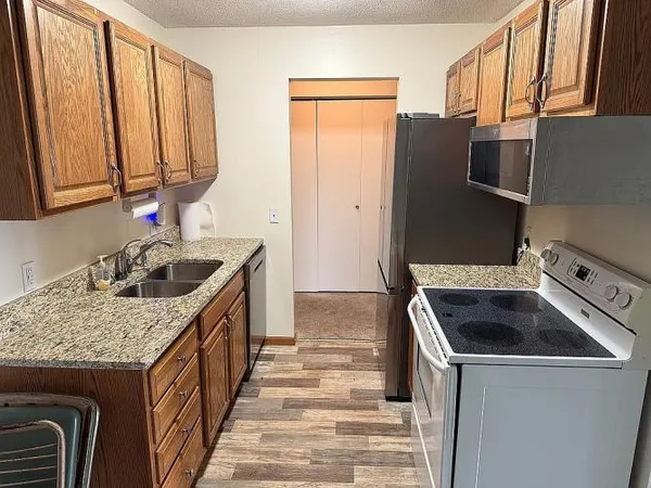 $155,000 | 1690 Highway 36, Unit 224, Roseville, MN 55113