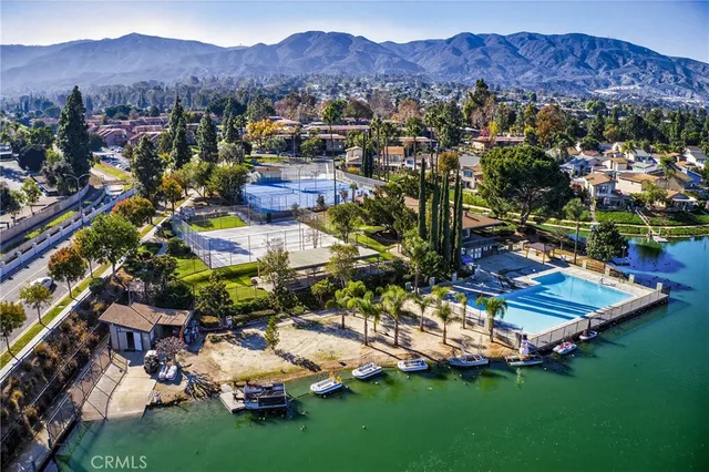 a view of an outdoor space