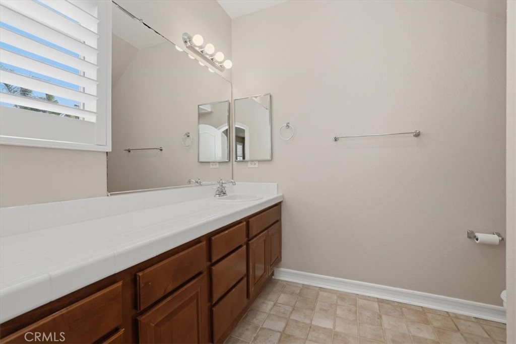 16795 Eagle Peak Road Riverside, CA 92504 - Photo 30 of 74 Downstairs Full Bath #1
