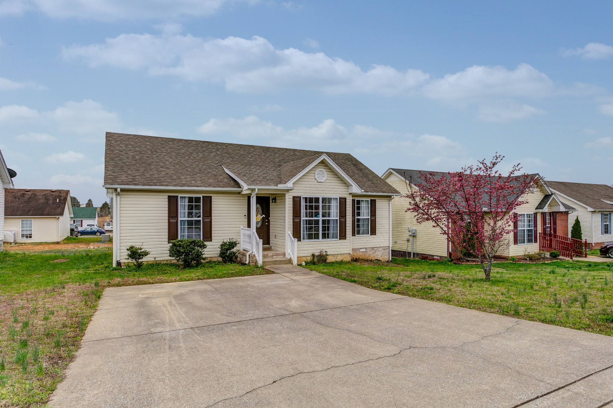 332 Bandera Lane Springfield, TN 37172 - Photo 1 of 22 a front view of house with yard and green space