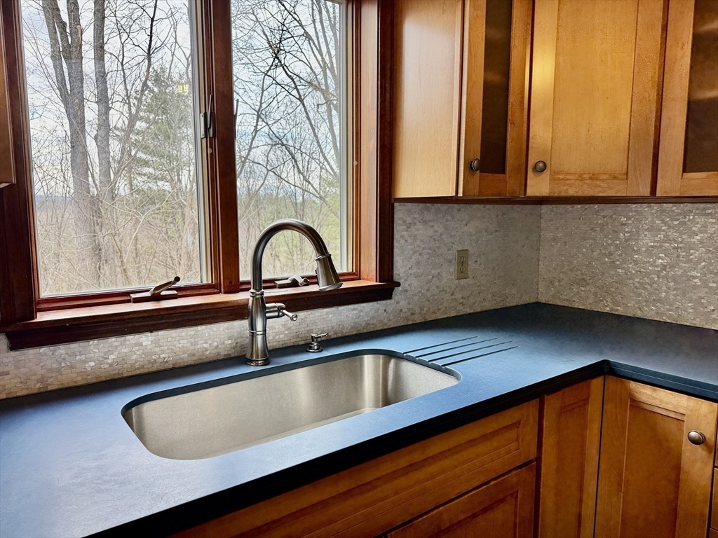 534-536 Turners Falls Road Montague, MA 01351 - Photo 10 of 34