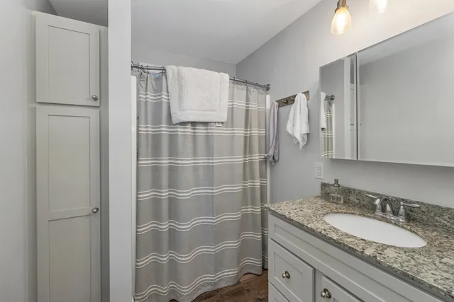 $1,950,000 | 59 North Shore Road, New Durham, NH 03855