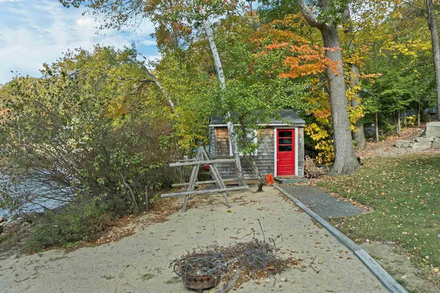 $1,950,000 | 59 North Shore Road, New Durham, NH 03855