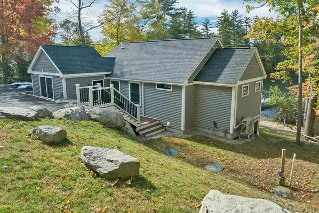 $1,950,000 | 59 North Shore Road, New Durham, NH 03855