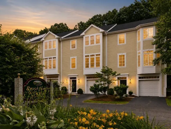 $925,000 | 923 Lagrange Street, Unit 923, Boston, MA 02132